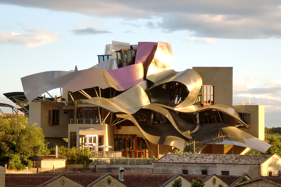 マルケス・デ・リスカル・ホテル | photo by wikipedia